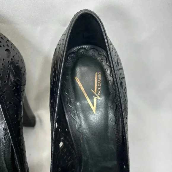 2/$30 Vince Camuto 8.5/38 1/2 Loafer Heels Fringe Black Croc Embossed Preppy - Picture 4 of 8